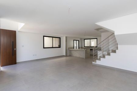 Sala de casa à venda com 3 quartos, 210m² em Planalto, Belo Horizonte