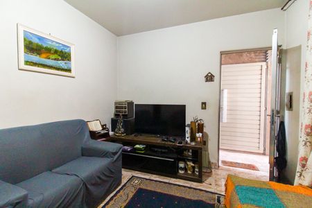 Sala de casa à venda com 1 quarto, 84m² em Conjunto Habitacional A. E. Carvalho, São Paulo