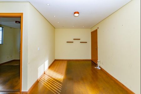 Sala de apartamento para alugar com 2 quartos, 48m² em Chácara Cotia, Contagem