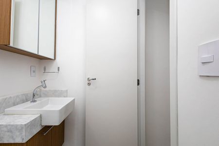 Banheiro de kitnet/studio para alugar com 1 quarto, 26m² em Consolação, São Paulo