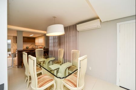 Sala de Jantar de casa à venda com 3 quartos, 330m² em São Sebastião, Porto Alegre