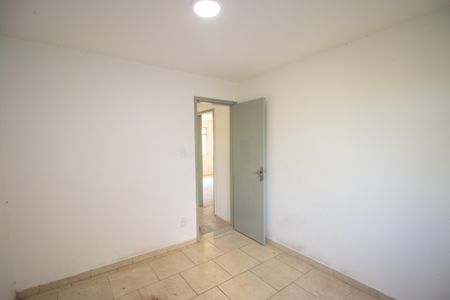 Quarto 2 de apartamento para alugar com 2 quartos, 50m² em Ze Garoto, São Gonçalo