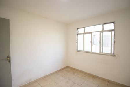 Quarto 2 de apartamento para alugar com 2 quartos, 50m² em Ze Garoto, São Gonçalo