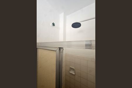 Banheiro de kitnet/studio para alugar com 1 quarto, 12m² em Graça, Salvador
