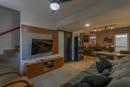 Sala de casa de condomínio à venda com 2 quartos, 72m² em Castelo, Belo Horizonte