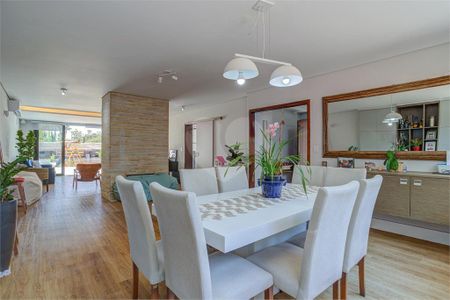 Casa à venda com 4 quartos, 350m² em Granja Julieta, São Paulo