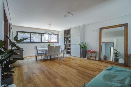 Casa à venda com 4 quartos, 350m² em Granja Julieta, São Paulo