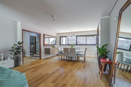 Casa à venda com 4 quartos, 350m² em Granja Julieta, São Paulo