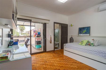 Casa à venda com 4 quartos, 350m² em Granja Julieta, São Paulo