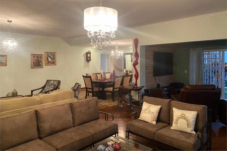 Casa à venda com 4 quartos, 450m² em Santo Amaro, São Paulo