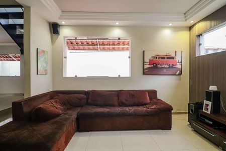 Sala de casa à venda com 3 quartos, 258m² em Cidade São Francisco, São Paulo