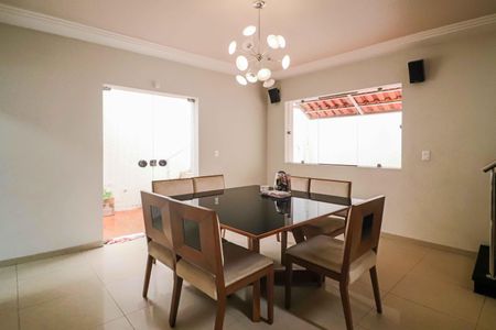 Sala de Jantar de casa à venda com 3 quartos, 258m² em Cidade São Francisco, São Paulo