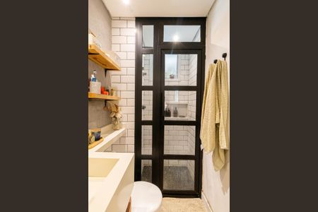 Banheiro de apartamento à venda com 1 quarto, 41m² em Vila Guilhermina, São Paulo