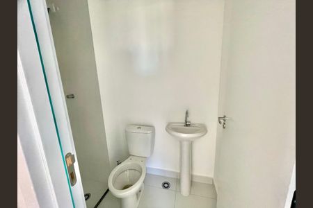 Banheiro de apartamento para alugar com 2 quartos, 32m² em Parque Novo Mundo, São Paulo