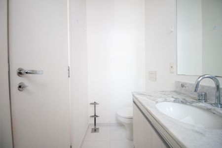 Banheiro de apartamento à venda com 1 quarto, 40m² em Santo Amaro, São Paulo