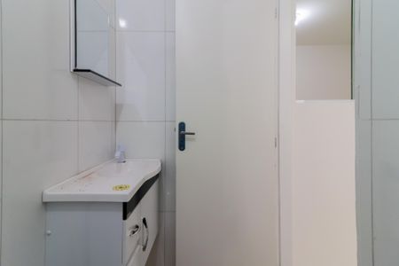 Banheiro de apartamento para alugar com 1 quarto, 25m² em Vila Dalva, São Paulo