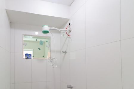 Banheiro de apartamento para alugar com 1 quarto, 25m² em Vila Dalva, São Paulo