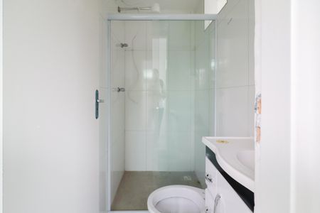 Banheiro de apartamento para alugar com 1 quarto, 25m² em Vila Dalva, São Paulo