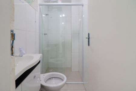 Banheiro Social de apartamento para alugar com 1 quarto, 25m² em Vila Dalva, São Paulo