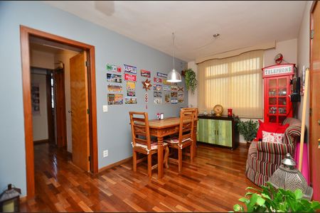 Sala de apartamento à venda com 3 quartos, 93m² em Pompéia, Belo Horizonte