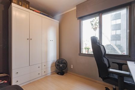 Quarto 2 de apartamento à venda com 2 quartos, 69m² em Jardim Itu, Porto Alegre