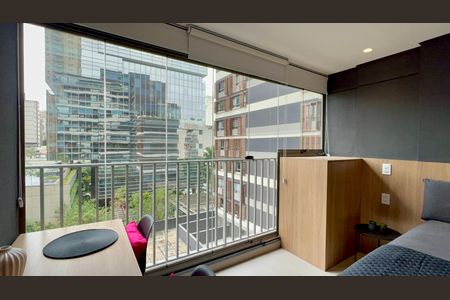 Varanda de kitnet/studio à venda com 1 quarto, 24m² em Cerqueira César, São Paulo