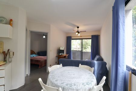 Sala de apartamento para alugar com 1 quarto, 54m² em Jardim Las Palmas, Guarujá