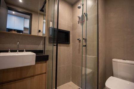 Banheiro Social de apartamento para alugar com 1 quarto, 26m² em Jardim das Acacias, São Paulo