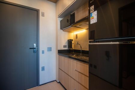Cozinha de apartamento para alugar com 1 quarto, 26m² em Jardim das Acacias, São Paulo
