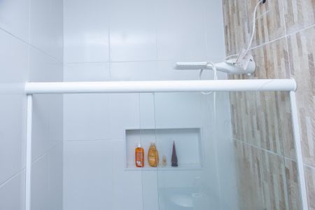 Banheiro de apartamento para alugar com 1 quarto, 49m² em Pituaçu, Salvador