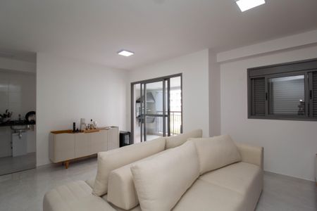 Sala de apartamento para alugar com 2 quartos, 85m² em City América, São Paulo