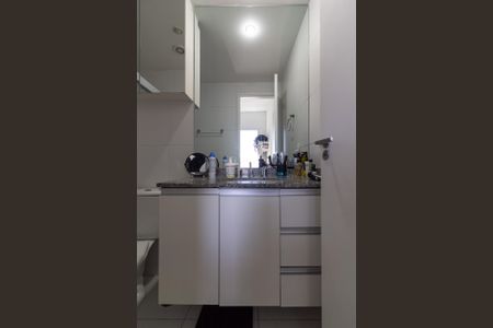 Banheiro de apartamento à venda com 1 quarto, 31m² em Santo Amaro, São Paulo