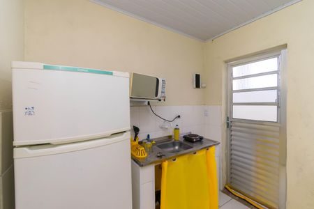 Cozinha de kitnet/studio para alugar com 1 quarto, 28m² em Cidade Continental, São Paulo