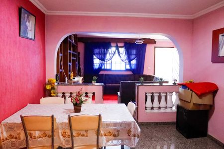 Sala de casa à venda com 4 quartos, 151m² em São Pedro, Osasco