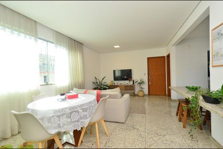 Sala de apartamento para alugar com 2 quartos, 80m² em Santo Antônio, Belo Horizonte