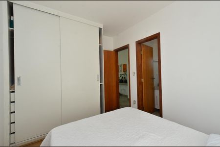 Suite 1 de apartamento para alugar com 2 quartos, 80m² em Santo Antônio, Belo Horizonte