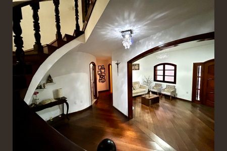 Entrada de casa para alugar com 6 quartos, 500m² em Gopouva, Guarulhos