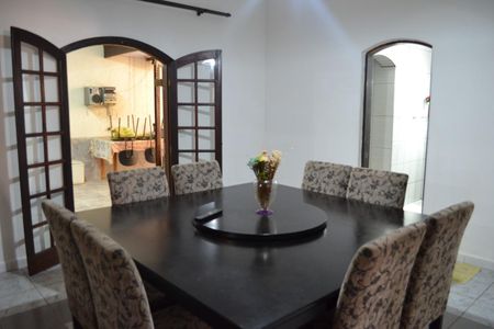 Casa para alugar com 3 quartos, 380m² em Vila Endres, Guarulhos