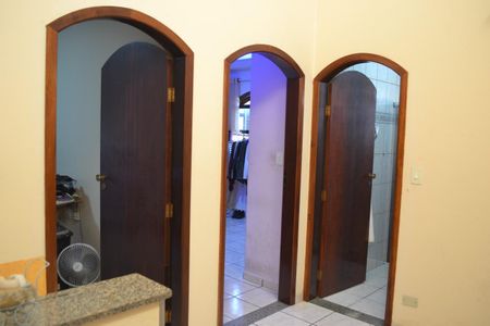 Casa para alugar com 3 quartos, 380m² em Vila Endres, Guarulhos