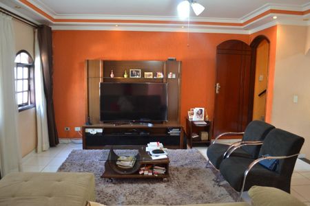 Casa para alugar com 3 quartos, 380m² em Vila Endres, Guarulhos
