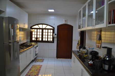 Casa para alugar com 3 quartos, 380m² em Vila Endres, Guarulhos