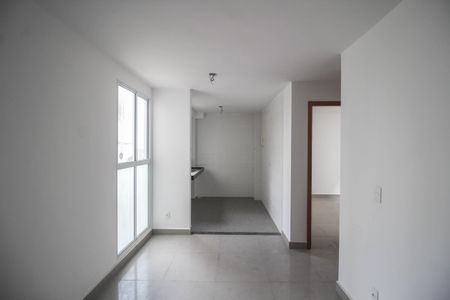 Sala de apartamento para alugar com 2 quartos, 48m² em Danon, Nova Iguaçu