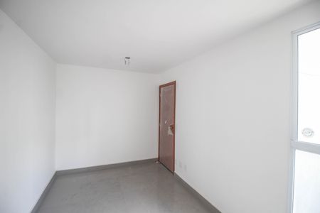 Sala de apartamento para alugar com 2 quartos, 48m² em Danon, Nova Iguaçu