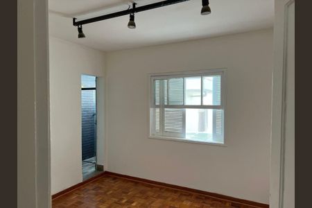Casa à venda com 3 quartos, 160m² em Vila Elvira, São Paulo
