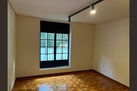 Casa à venda com 3 quartos, 160m² em Vila Elvira, São Paulo