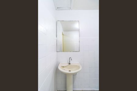 Banheiro Social de casa para alugar com 1 quarto, 45m² em Jardim Catanduva, São Paulo