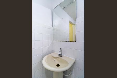 Banheiro Social de casa para alugar com 1 quarto, 45m² em Jardim Catanduva, São Paulo