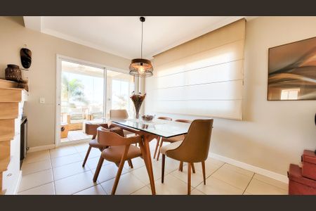 Sala de casa de condomínio à venda com 4 quartos, 230m² em Loteamento Caminhos de San Conrado (sousas), Campinas