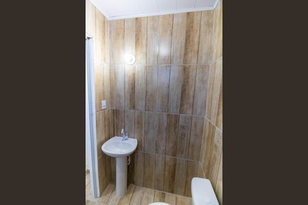 Banheiro de kitnet/studio para alugar com 1 quarto, 23m² em Piratininga, Niterói