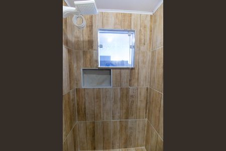 Banheiro de kitnet/studio para alugar com 1 quarto, 23m² em Piratininga, Niterói